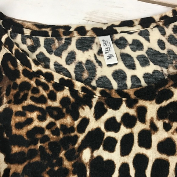 Cheetah Print Top - Picture 2 of 3